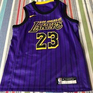 Youth Size M (11-12). LeBron James Los Angeles Lakers jersey,#23